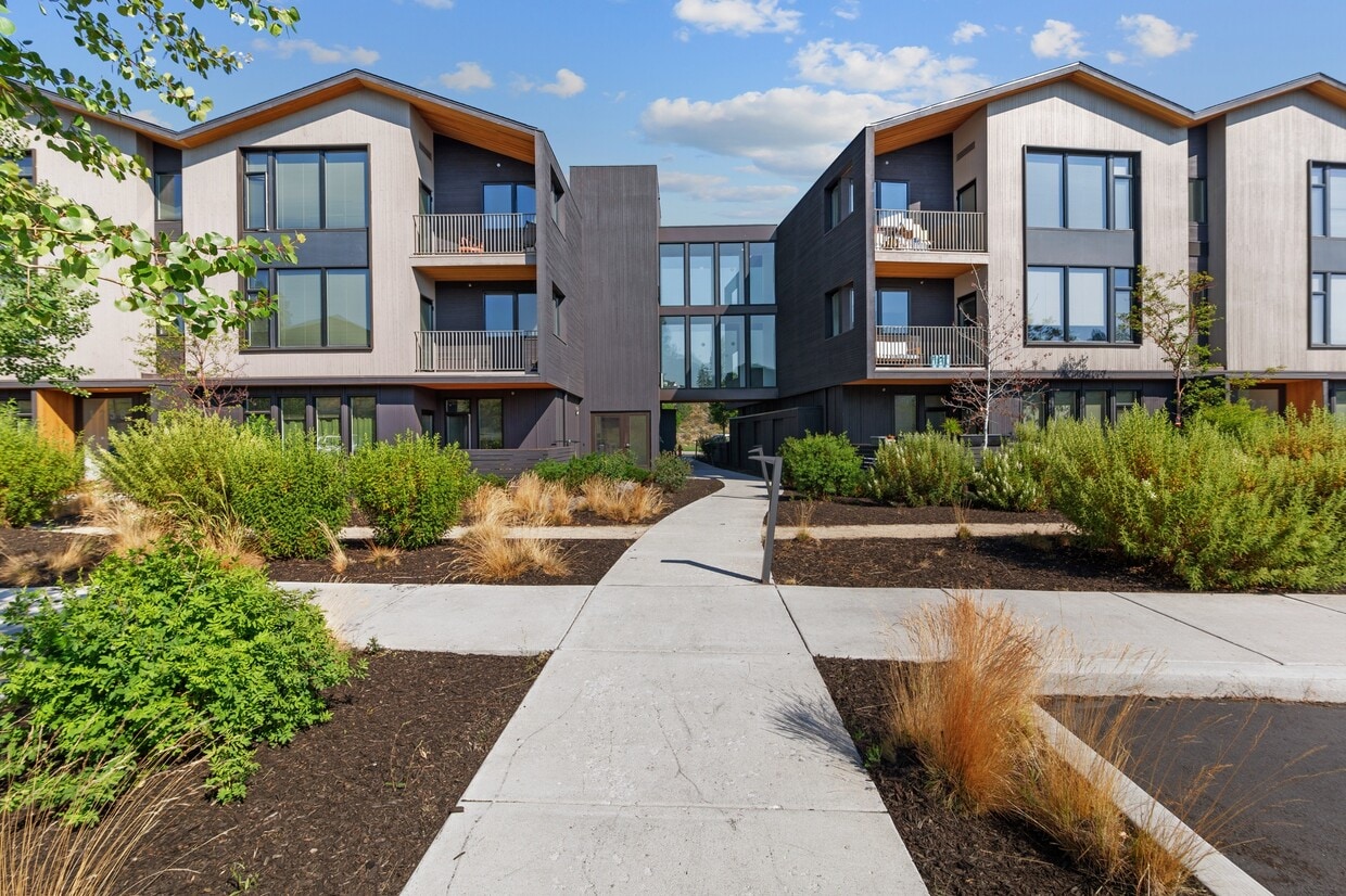 Primary Photo - Range Apartments