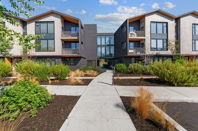 Building Photo - Range Apartments