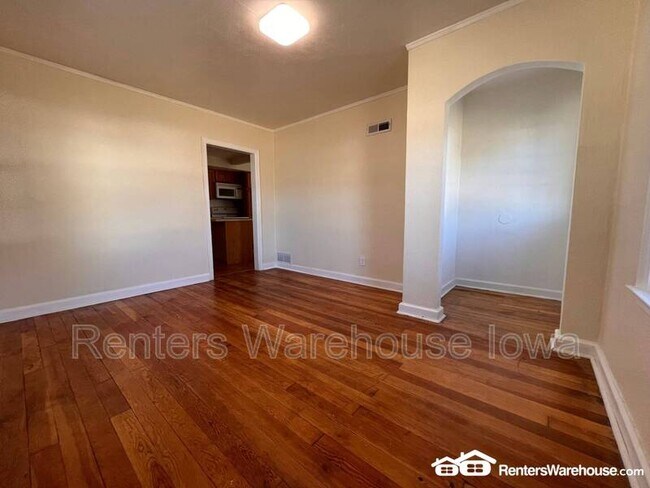 Foto del edificio - 240 Watrous Ave