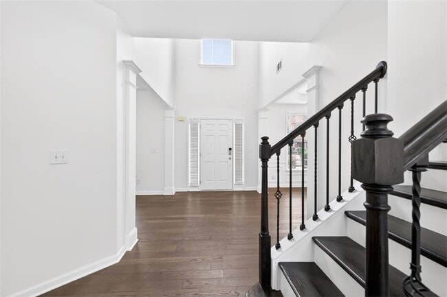 Building Photo - 5008 Bethpage Dr NE