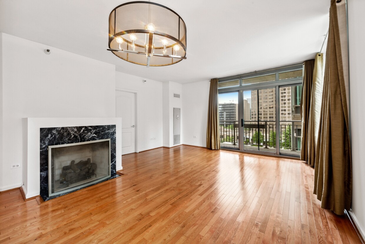 Photo - 125 S Jefferson St (Chicago, IL)