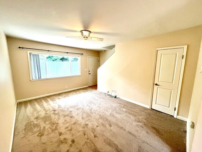 Building Photo - Great 2B 2BA Condo in Pacific Beach
