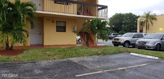 Building Photo - 107 Fontainebleau Blvd