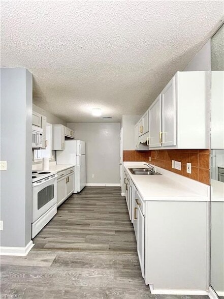 Building Photo - 7137 W Friendly Ave