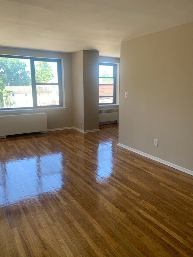 Martin Manor Apartment Homes Rentals in Orange at 82 High St Orange, NJ