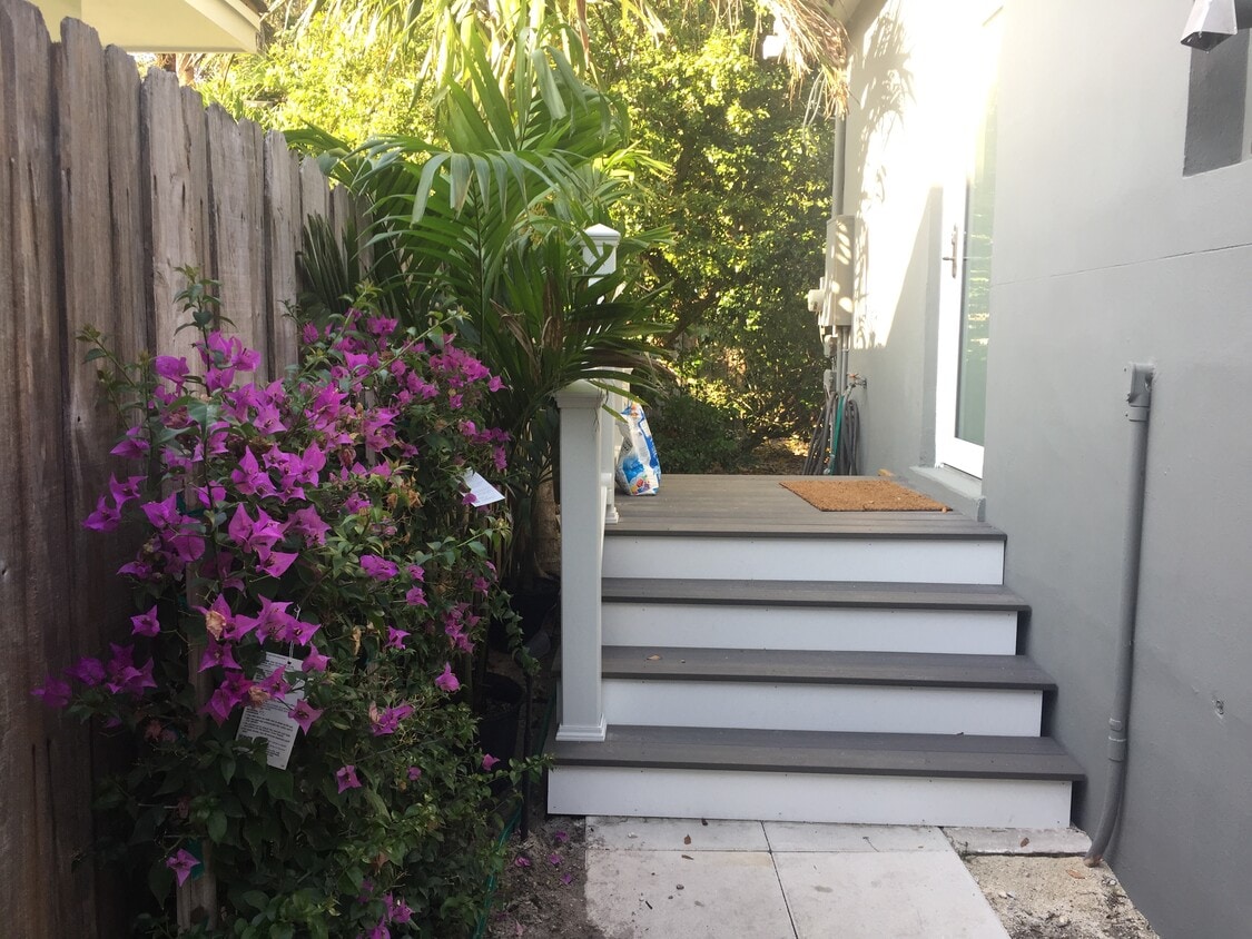 Primary Photo - 1307 SW 18th Ct