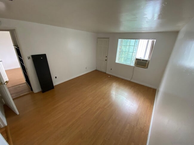 Building Photo - 864 Glencoe Dr