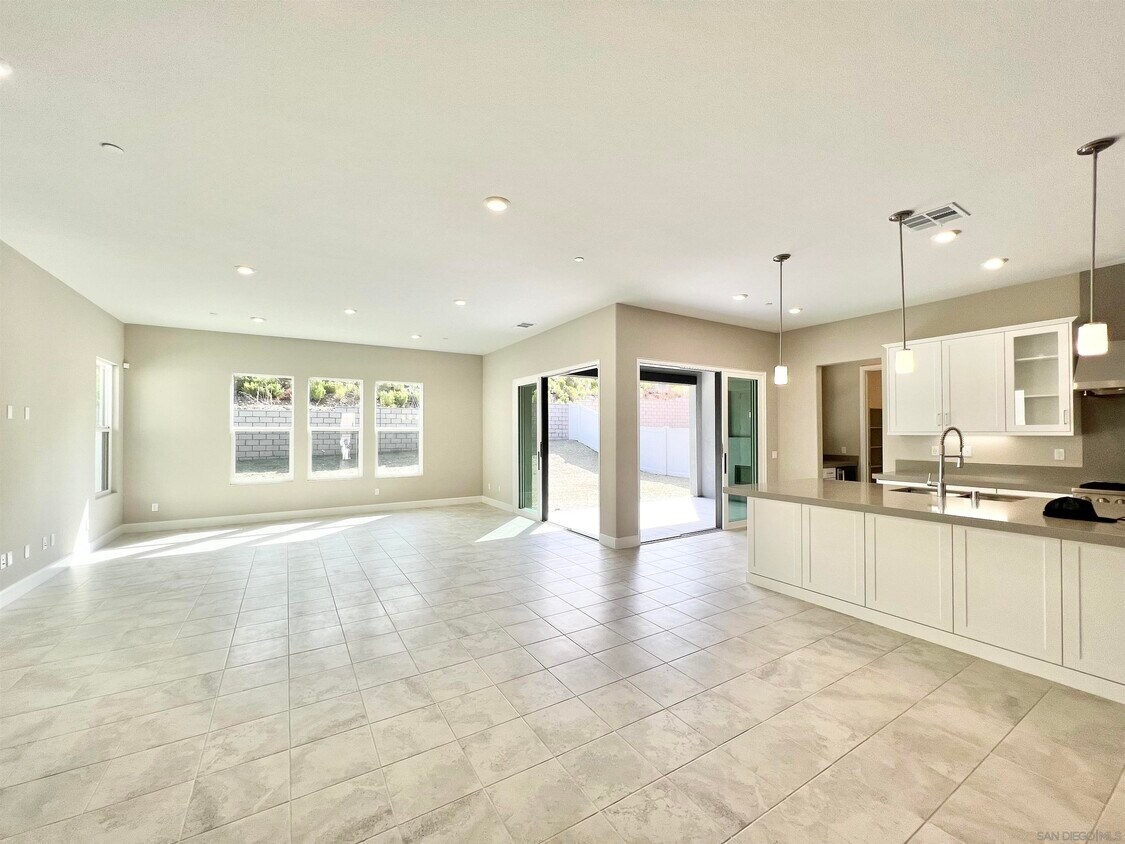 Primary Photo - 11034 Mount Blanc Dr