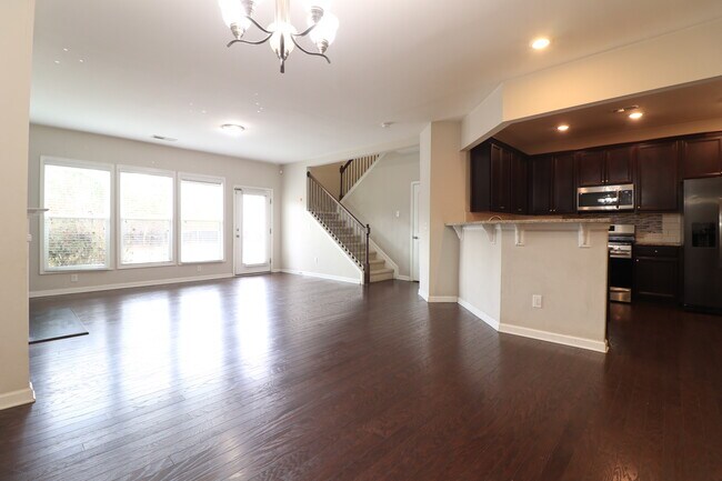 Building Photo - 7150 Post Rd