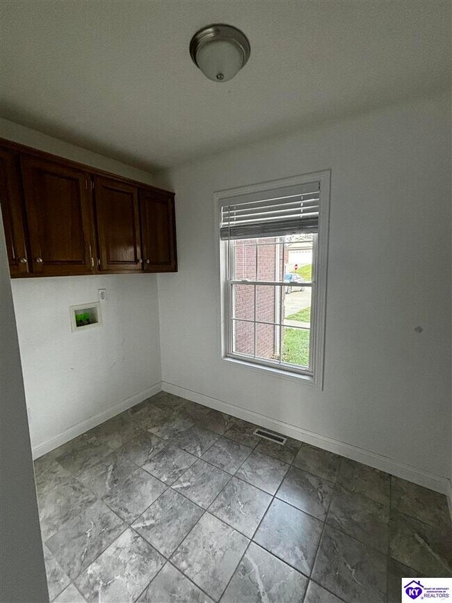 Foto del edificio - 154 River Cliff Blvd