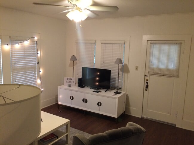 Building Photo - 1905 David St