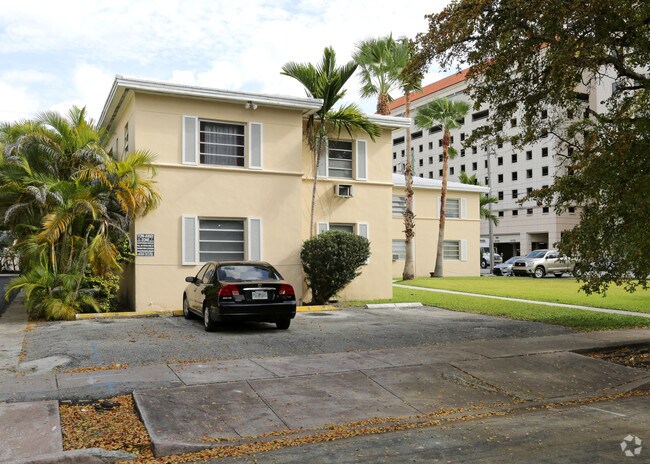 Foto del edificio - 105-109 Calabria Ave
