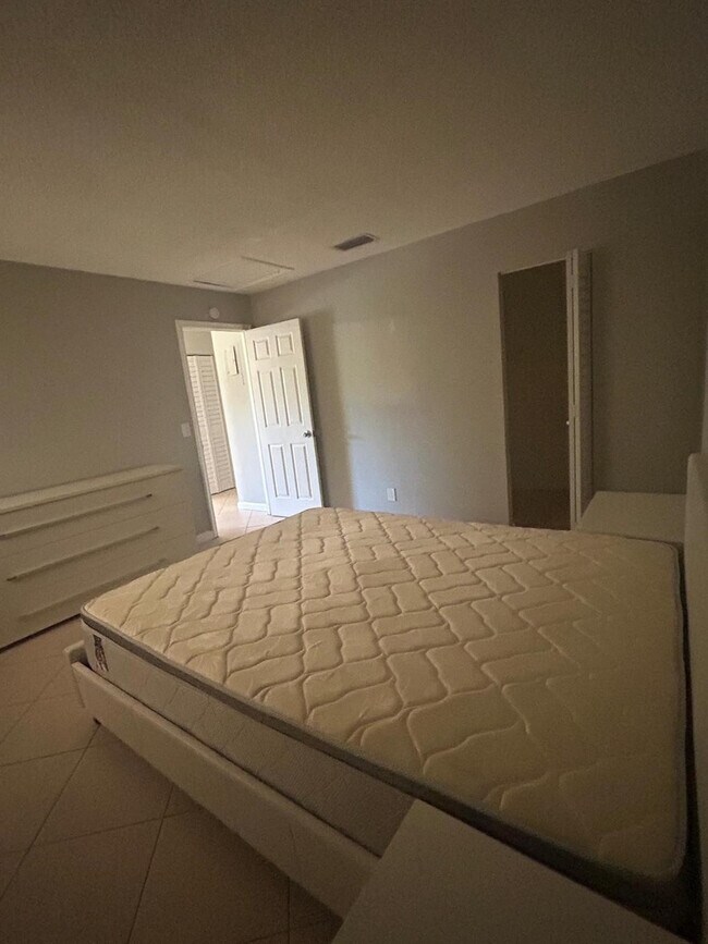 Foto del edificio - 3109 NW 2nd Terrace