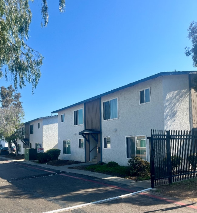 Building Photo - 2330 Grove Ave