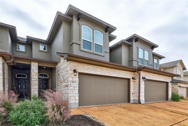 Foto del edificio - 13400 Briarwick Dr