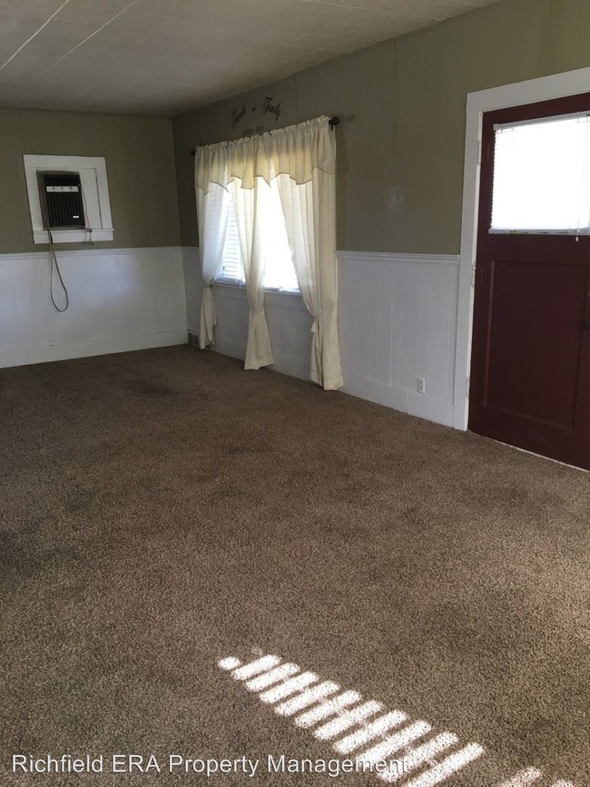 Foto del edificio - 3 br, 1 bath House - 131 North State Street