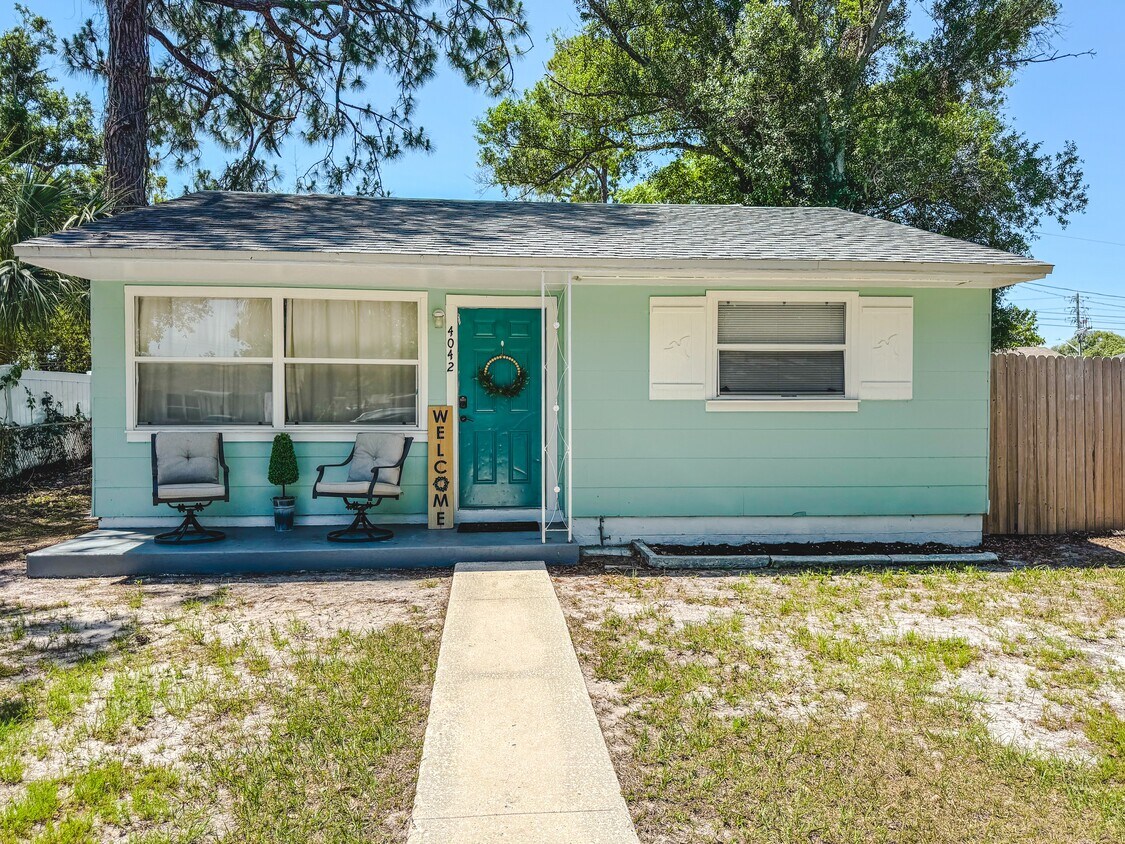 Foto principal - 4042 39th Ave N