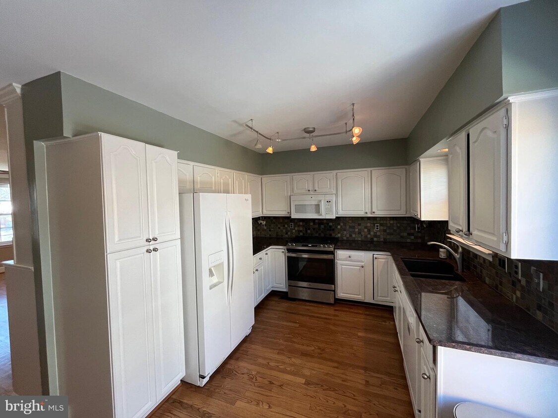 17 Herbert St, Alexandria, VA 22305 Townhome Rentals in Alexandria VA