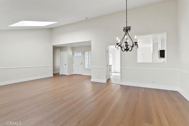 Building Photo - 22812 Tolana Dr