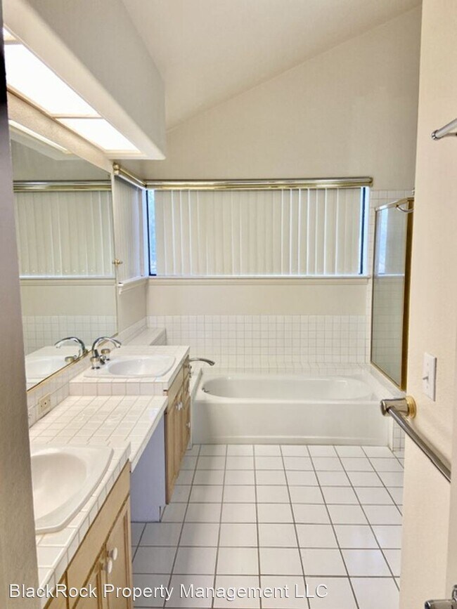 Building Photo - 4 br, 2.5 bath House - 95-1011 Meanui Dr