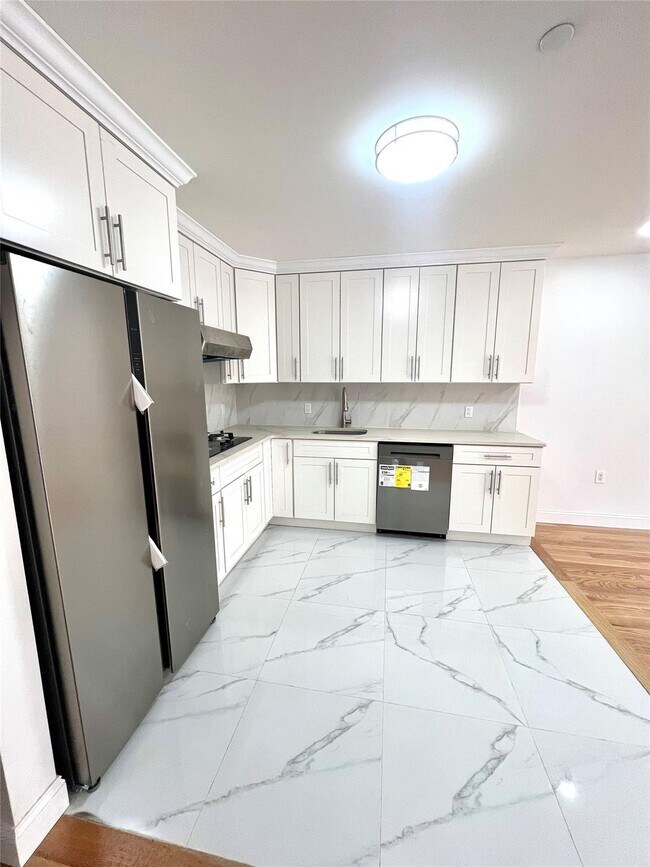 Foto del edificio - 45-36 171st St