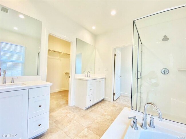Building Photo - 4 br, 3 bath Condo - 68 Meander