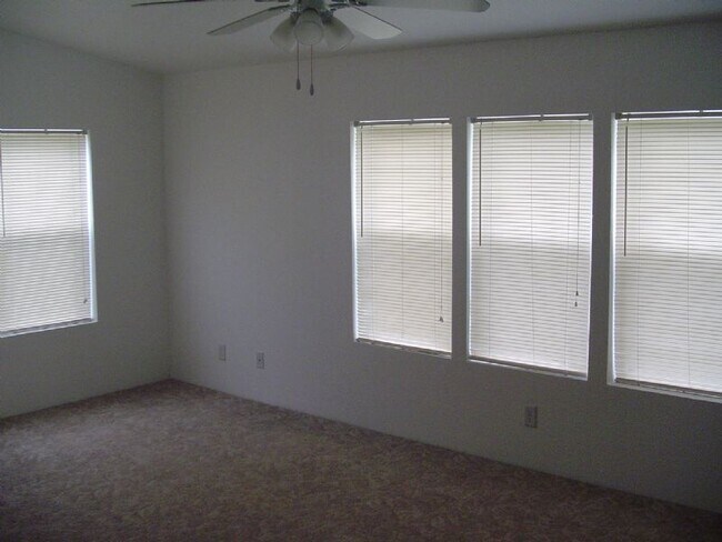 Building Photo - Newer and Large Cheshire Manufactured home