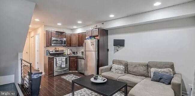 Foto del edificio - 1806 W Montgomery Ave