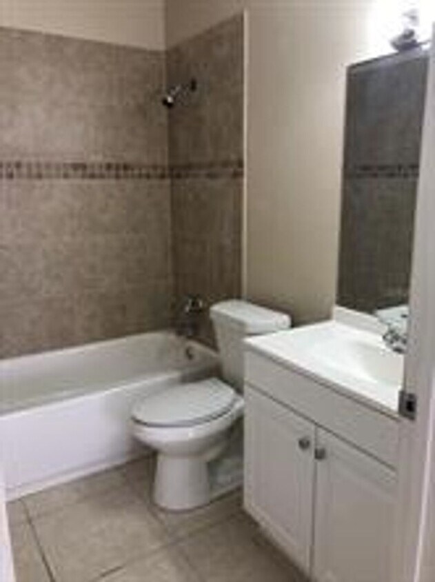 Foto principal - 4415 Barna Ave