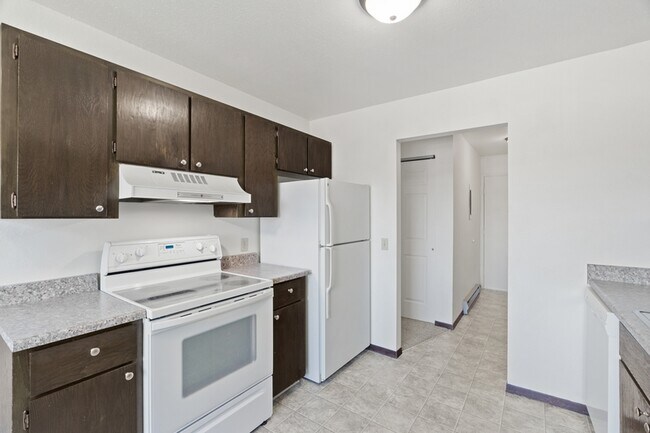 Building Photo - 107 E Hattie Ave