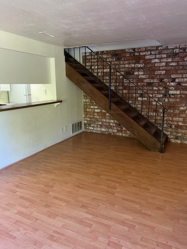 Building Photo - 5977 Nelda St