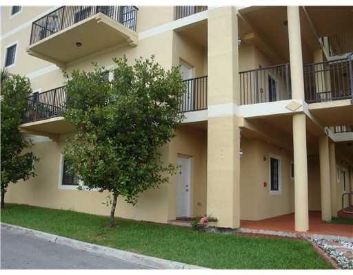 Building Photo - 2801 Riverside Dr