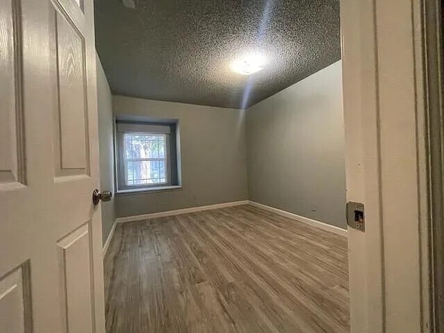 Foto del edificio - 6605 Spring Lark Dr