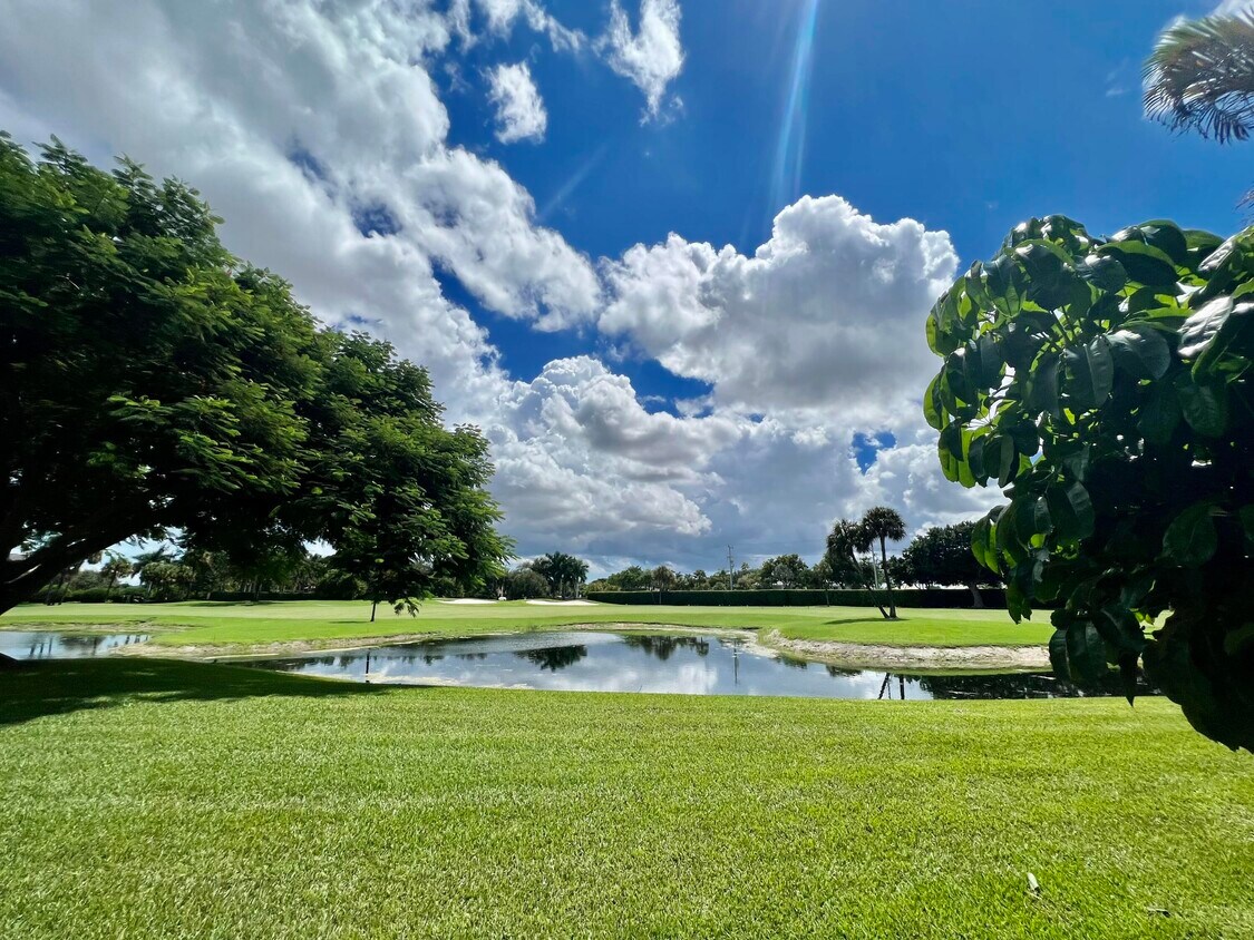 7748 La Mirada Dr, Boca Raton, FL 33433 Condo for Rent in Boca Raton, FL