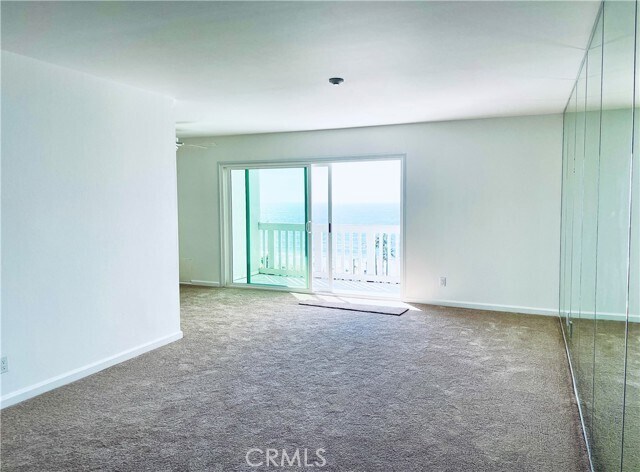 Foto del edificio - 640 The Village