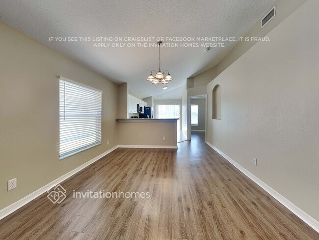 Foto del edificio - 10618 Lakeside Vista Dr