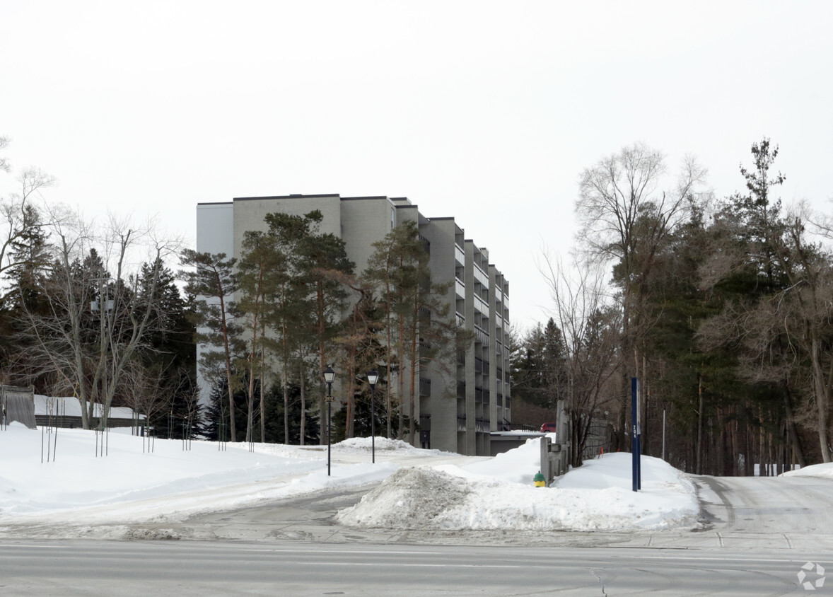 Photo du bâtiment - Park Lane Towers