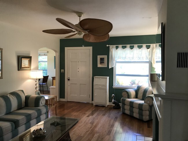 Foto del edificio - 26 NE 10th St