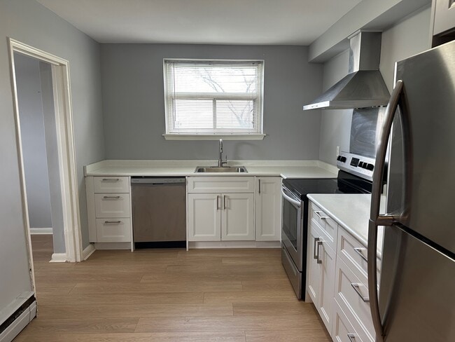 Building Photo - Spacious 2 Bedroom Apartment for Rent in Oshawa – 1 Month Rent Free on 12 Month Lease!!!