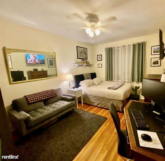 Foto del edificio - 247 Chestnut Hill Ave