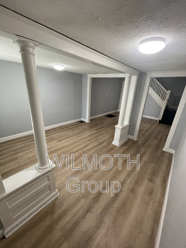 Building Photo - 12 N Randolph St