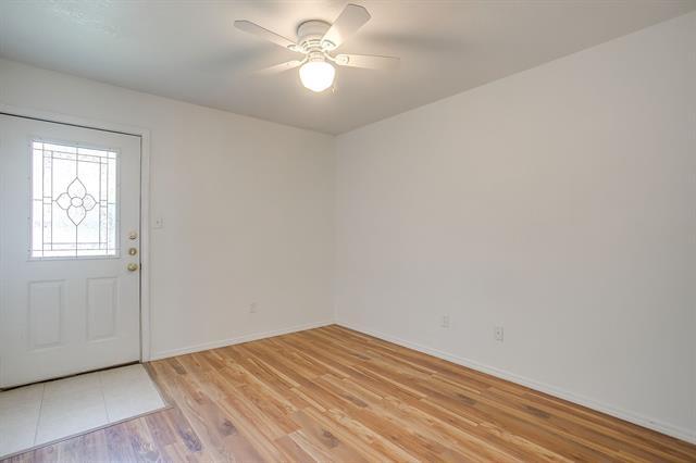 Foto del edificio - 13320 White Settlement Rd