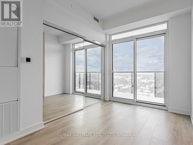 Photo du bâtiment - 117 Broadway Ave