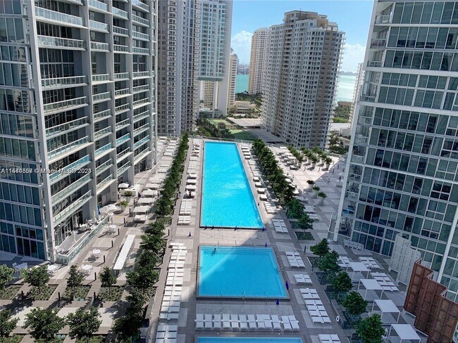 Building Photo - 485 Brickell Ave