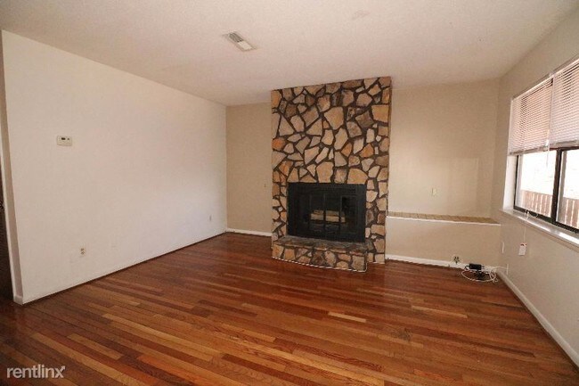 Foto del edificio - 1407 Ascent Trl NW