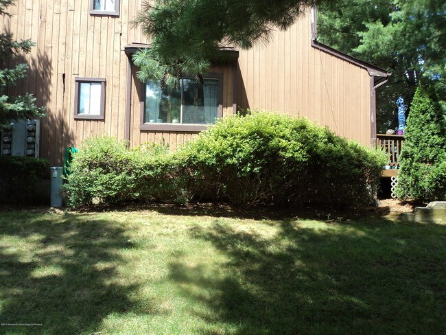 Building Photo - 23 Arrowsmith Ct