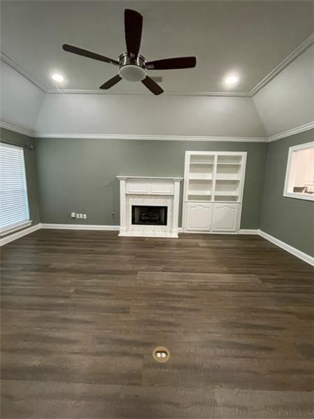 Building Photo - 213 Pecan Village Cir