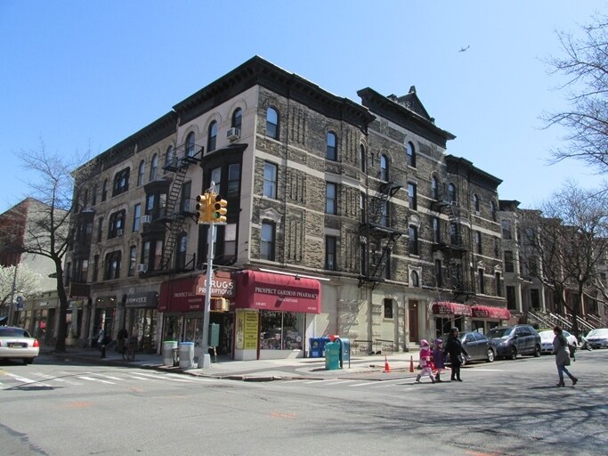 Building Photo - 857-861 Union St