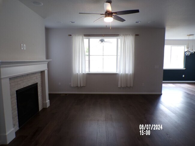 Foto del edificio - 979 Oleander St