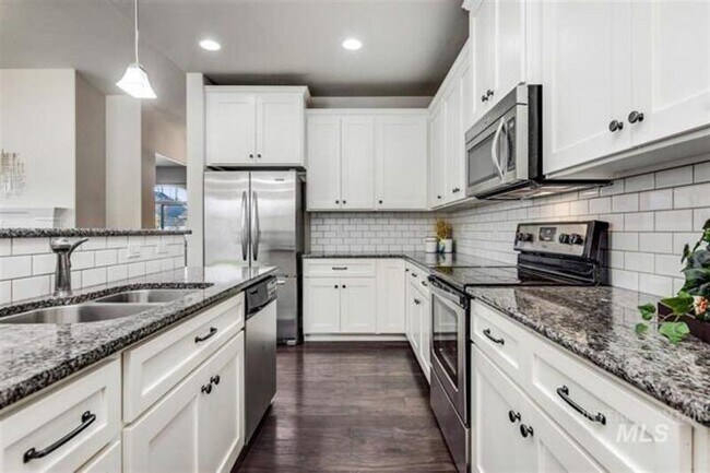 Foto del edificio - 514 N Vandries Way